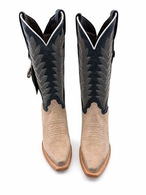 Rock’em Two-Tone Western Cowgirl Boot Size 5 EE. Slight dirt on one shown in pic